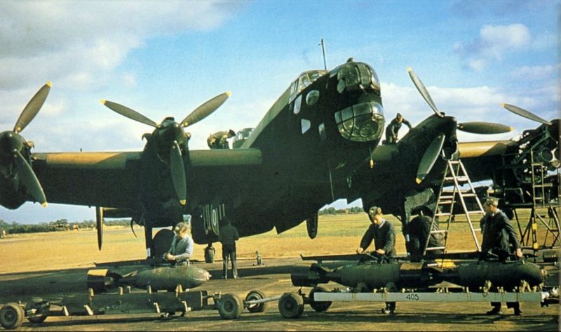 Handley-Page Halifax, RCAF