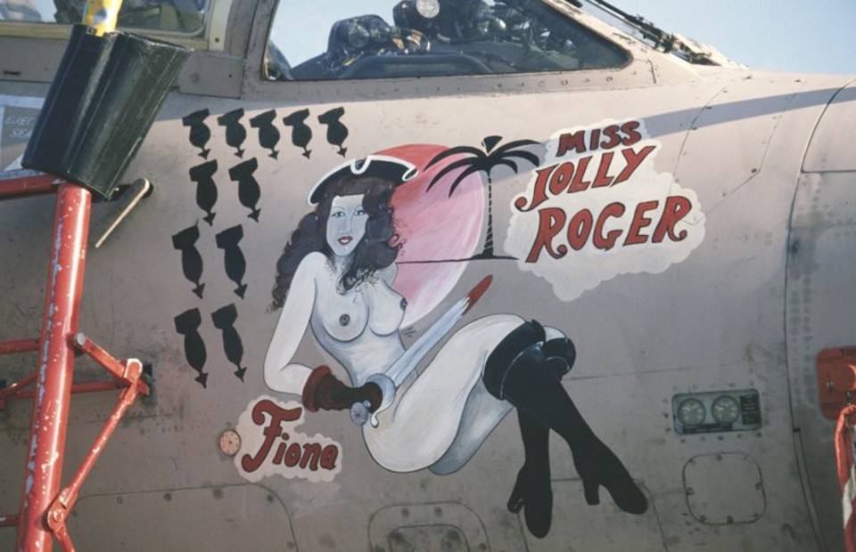 Nose Artwork Blackburn Buccaneer, XW533/A ‘Miss Jolly Roger’, RAF No.237 OCU, Operation Granby, 1991