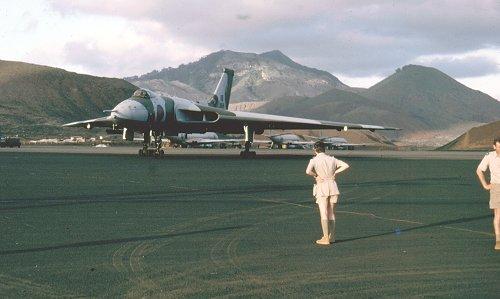 XM598 taxies in at Wideawake