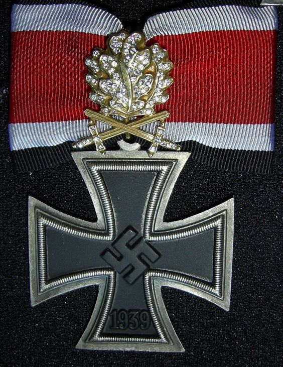 Knight's Cross of the Iron Cross with golden Oak Leaves and Diamonds