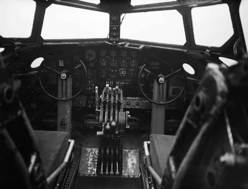 Instrument panel and controls of Stirling Mk I