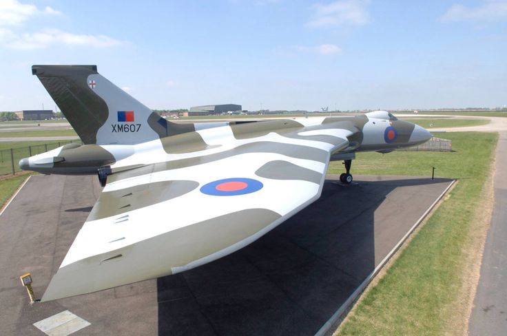 Avro Vulcan XM607 ( Black Buck 1 )