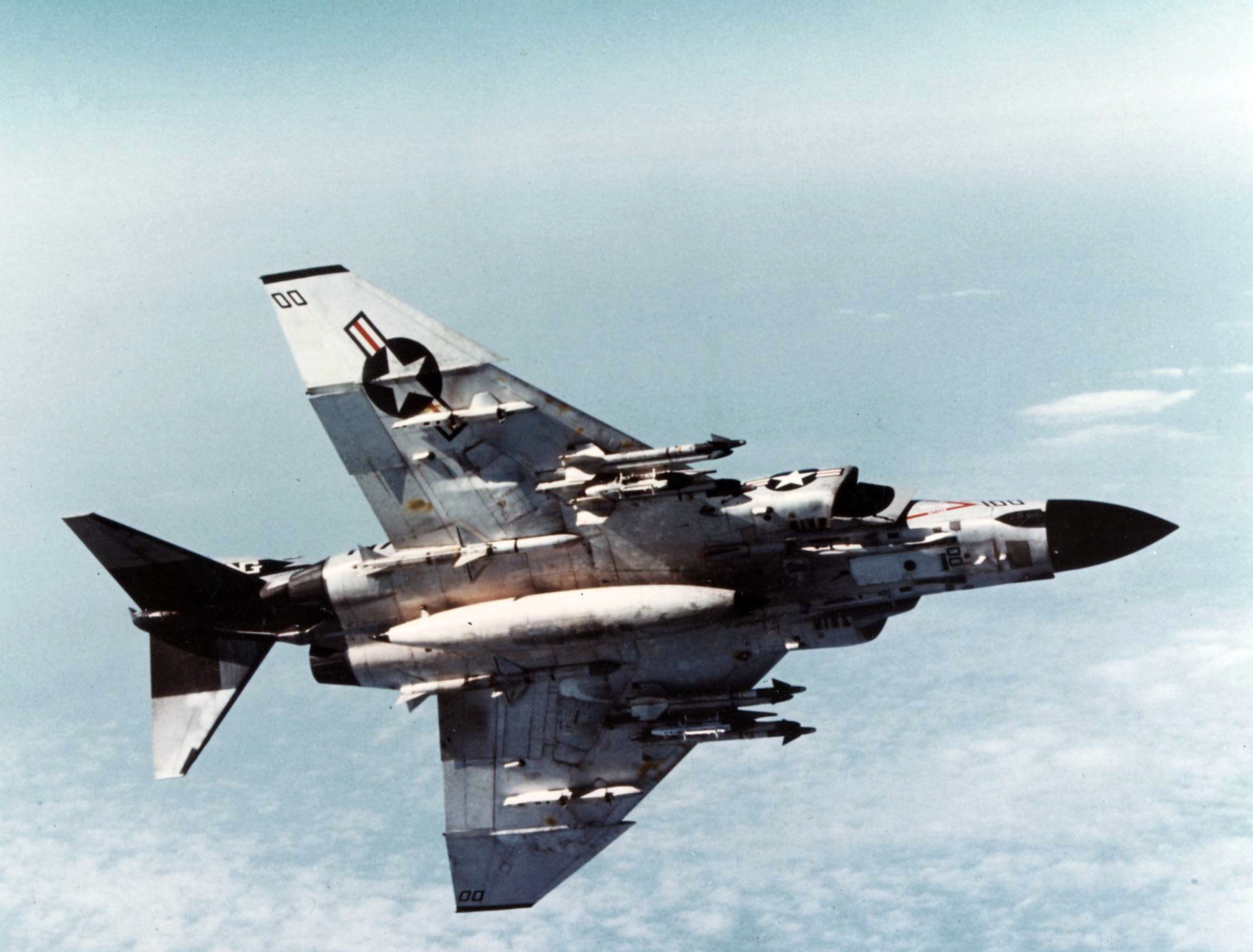 fal5-VF-96-F-4J-Showtime-100-armed-with-